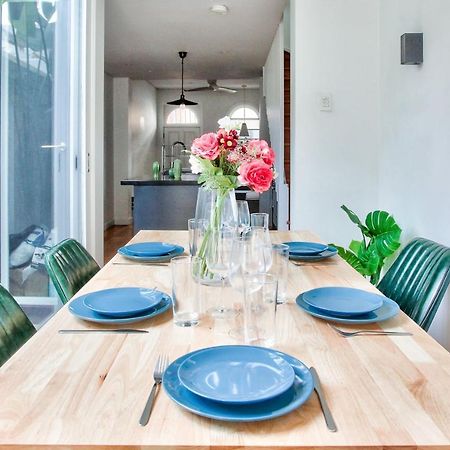 Astounding 3 Bedroom House Surry Hills 2 E-Bikes Included シドニー エクステリア 写真